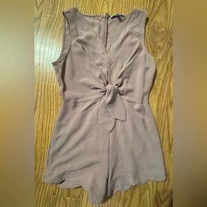 She + Sky Mauve Tie-Front Romper – Size M